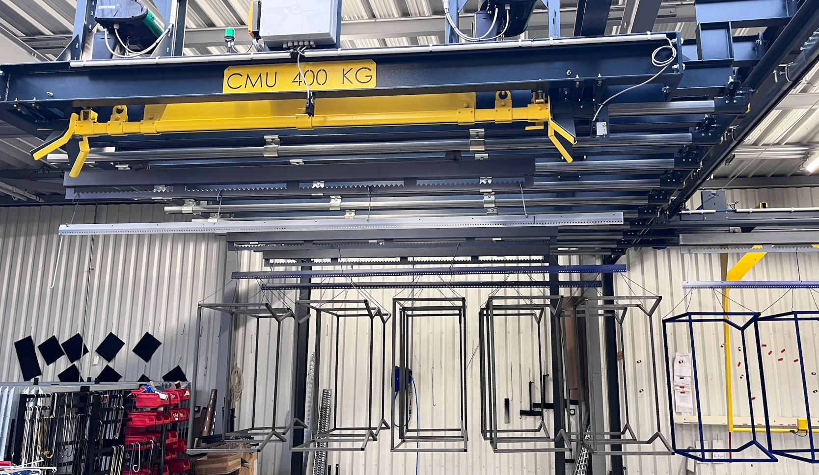 Photographie En Niveaux De Gris Des échafaudages